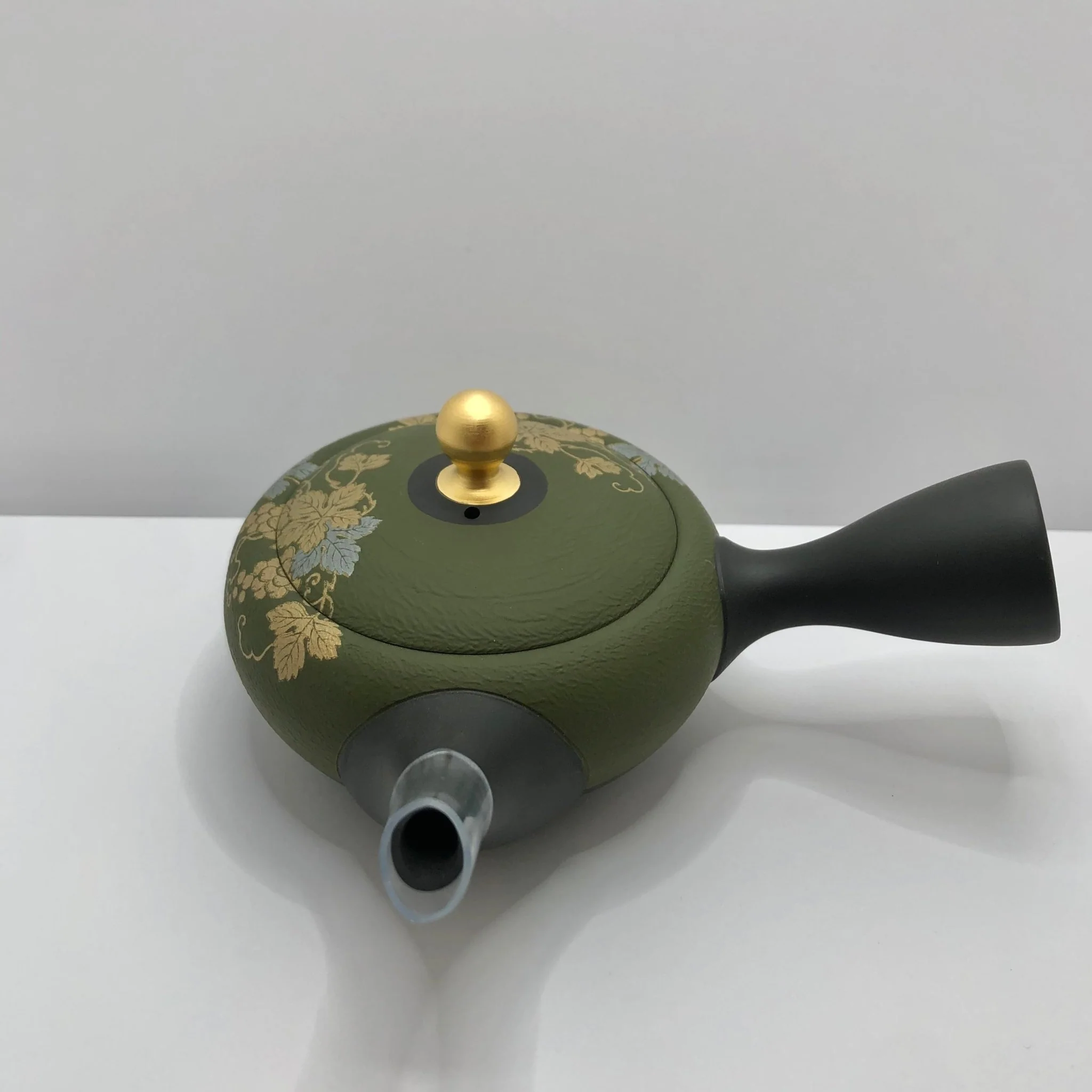 Shouhou Kiln: Tokoname Kyusu Golden Grapes Motif 250 ml 金葡萄 - Image 2
