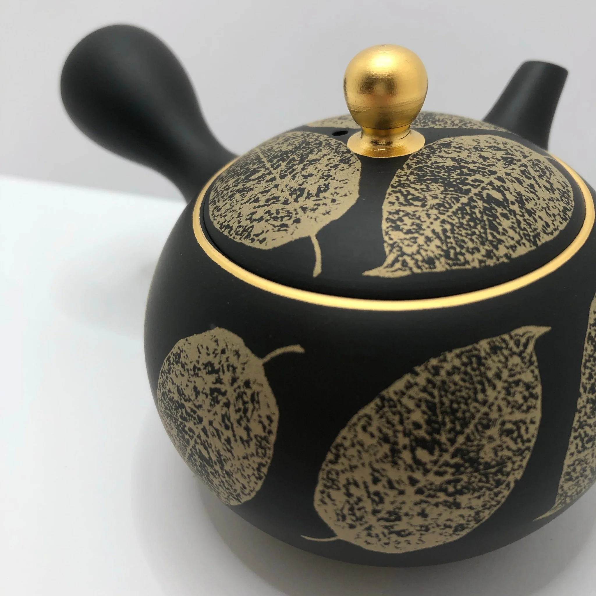 Shouhou Kiln: Tokoname Kyusu Golden Leaves 200 ml 金彩木の葉