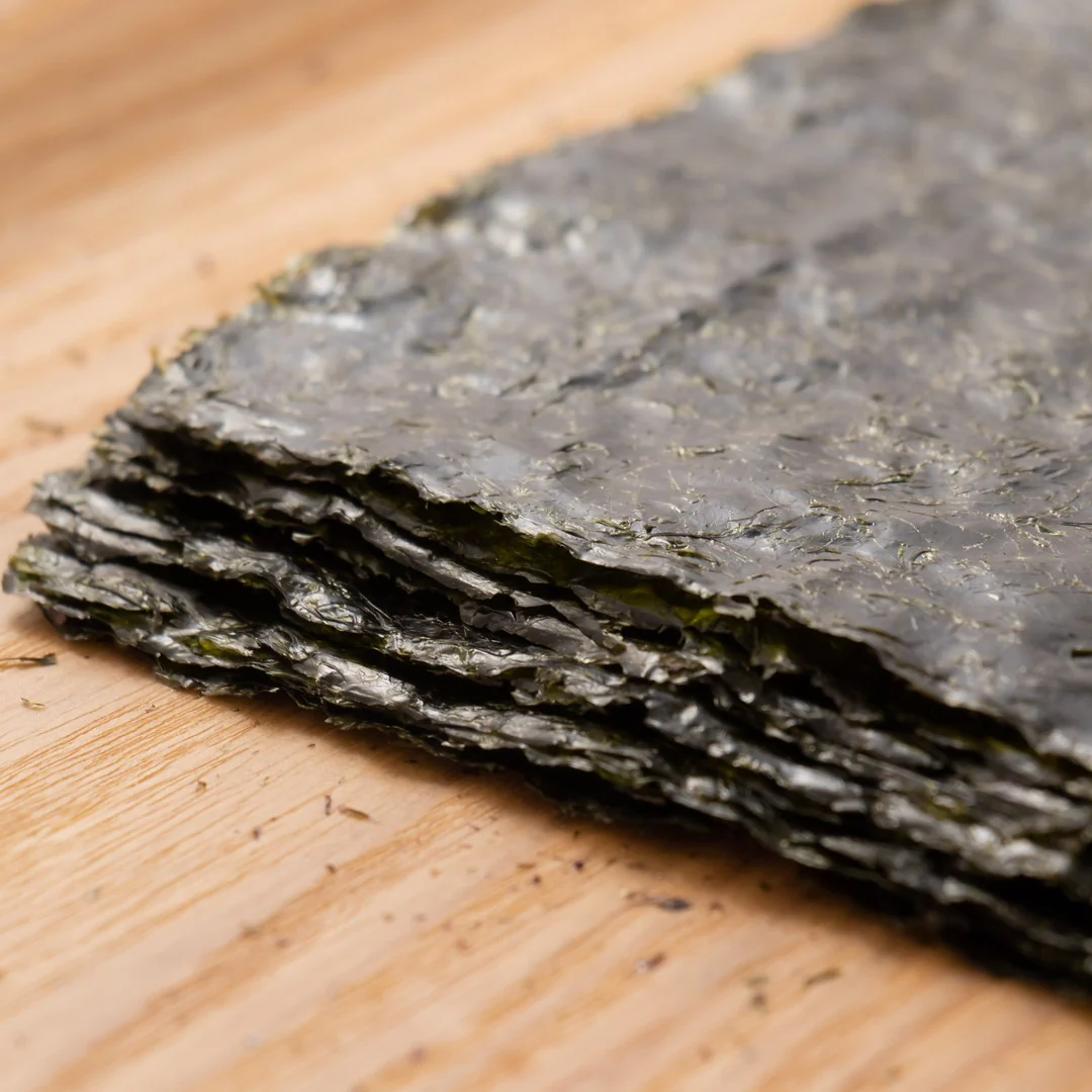 Mikuniya’s Yakinori Seaweed Half Size Sheet for Sushi - Imperial Grade 20 pcs - 焼寿司海苔 超特選 半切 - Image 2