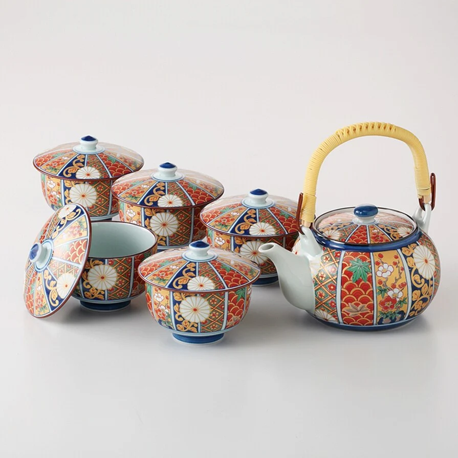 ( Temporary out of stock ) Saikai Ceramics: Traditional Porcelain Imariyaki Dobin Tea Pot & Cup with Lid Gift Set