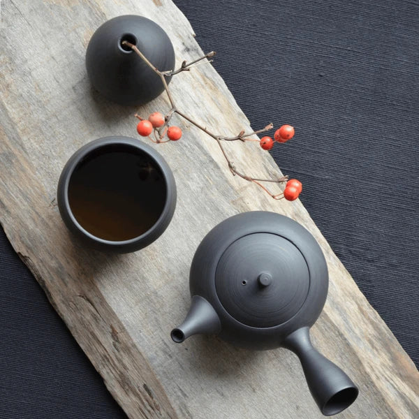 SALIU - Black Tokoname Kyusu Tea Pot -RYO-　急須 凌 - Image 2