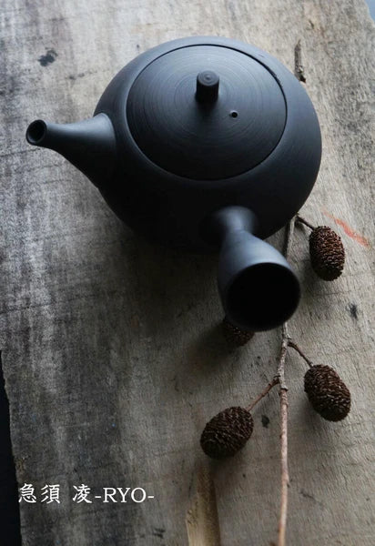 SALIU - Black Tokoname Kyusu Tea Pot -RYO-　急須 凌 - Image 6