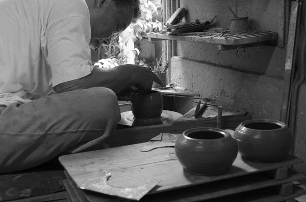 SALIU - Black Tokoname Kyusu Tea Pot -RYO-　急須 凌 - Image 9