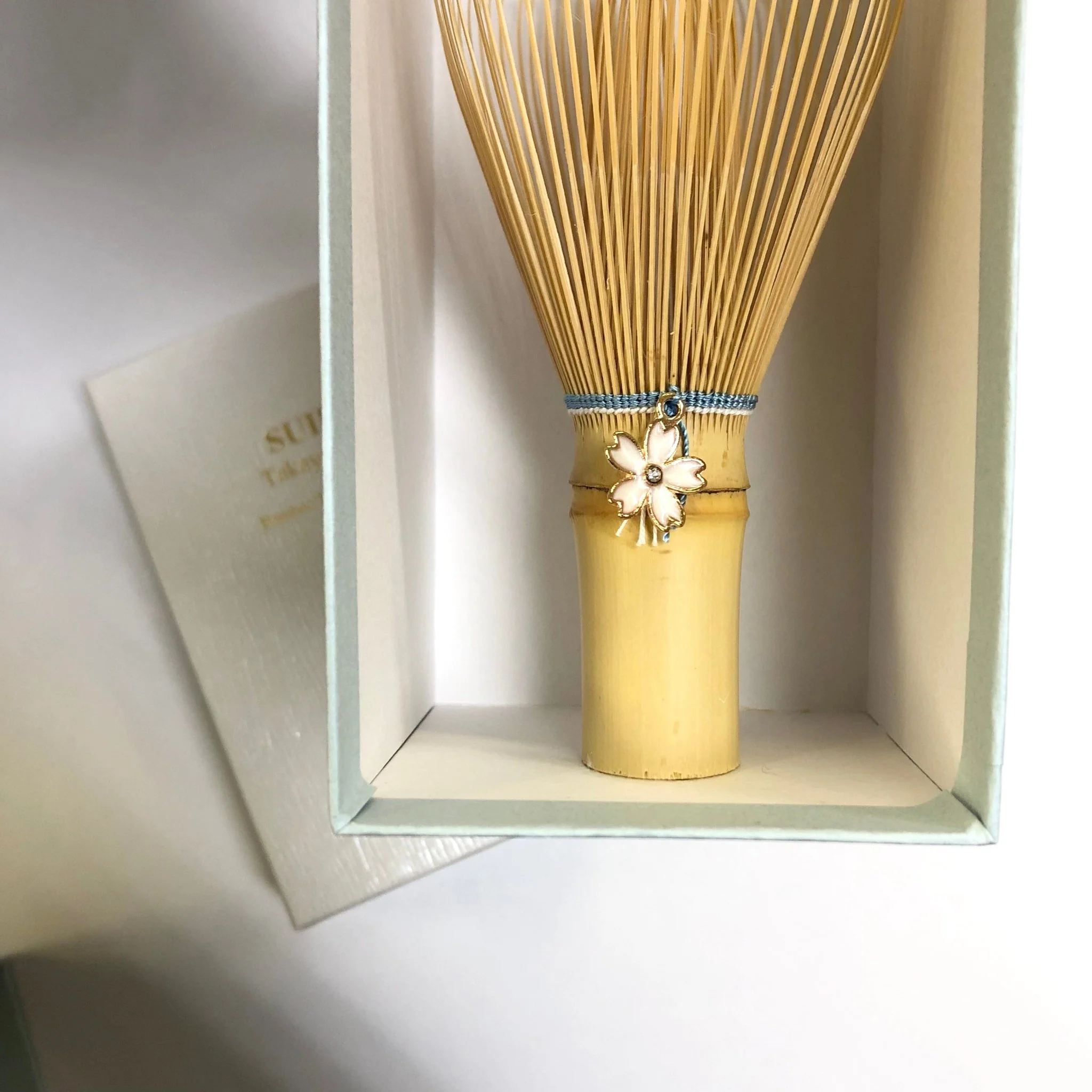 Suikaen: Chasen Matcha Whisk, Laughter (Blue Emi, 笑)
