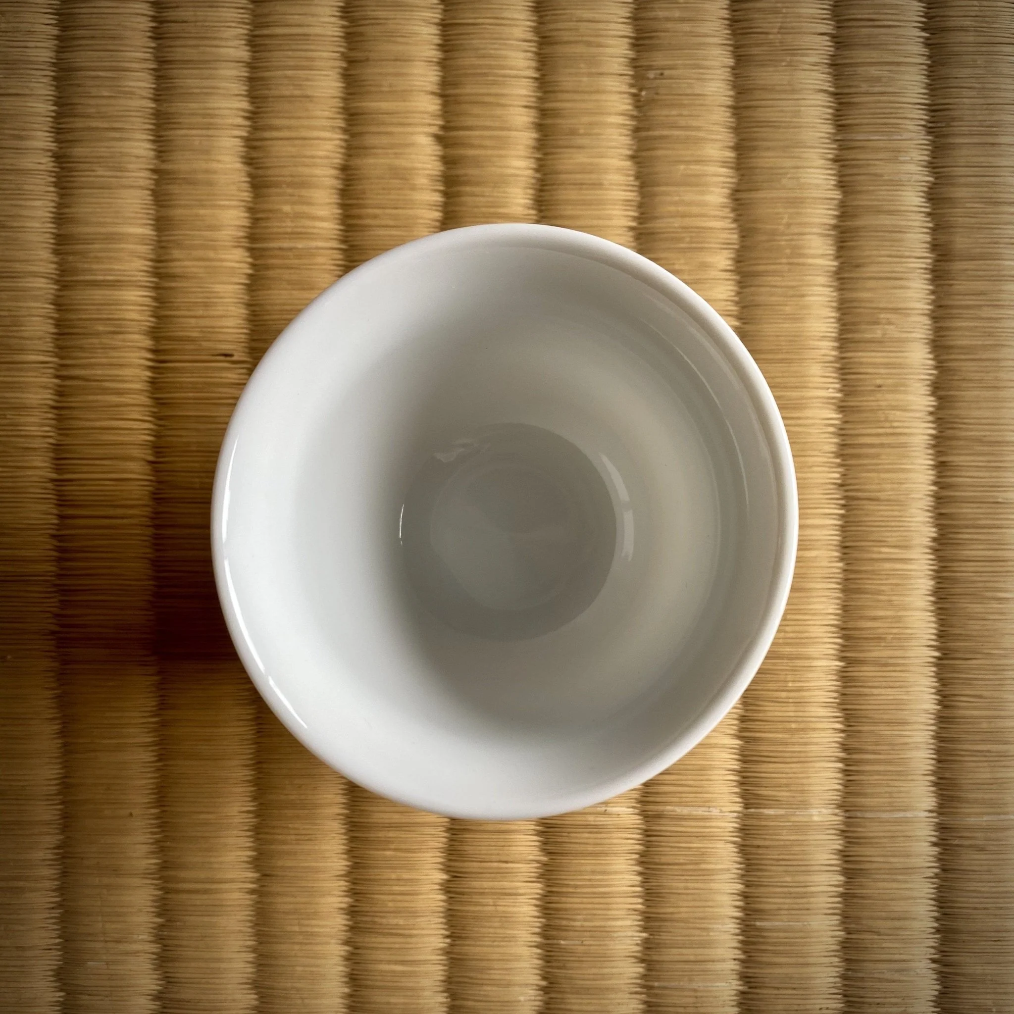 Yamatane キ39-29: Tea Professional's White Porcelain Tea Cup - Small 美濃焼 湯呑み(小) - Image 7